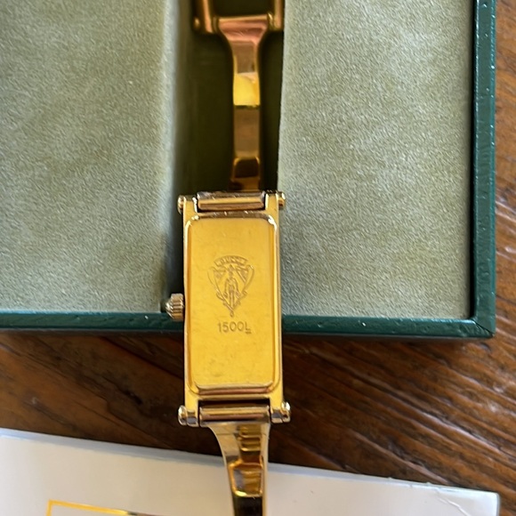 Gucci Gold Women's Watch - Picture 4 of 9